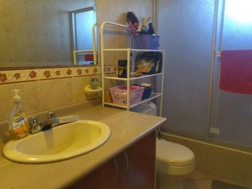 Vedo casa de 410m, urbanizacion privada El condado