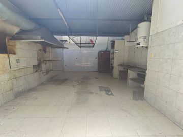 Castelar - Venta - Chalet Sobre un amplio lote de 1334 m² en Castelar Norte