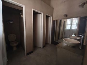 Castelar - Venta - Chalet Sobre un amplio lote de 1334 m² en Castelar Norte