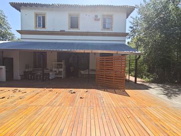 Castelar - Venta - Chalet Sobre un amplio lote de 1334 m² en Castelar Norte