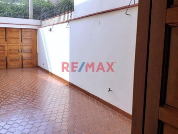 VENDO LINDA CASA EN SURCO