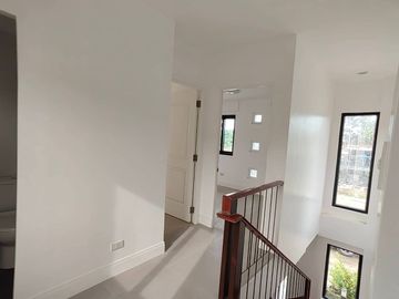 Condominium Title Single attached House and lot for Sale in Minglanilla Cebu