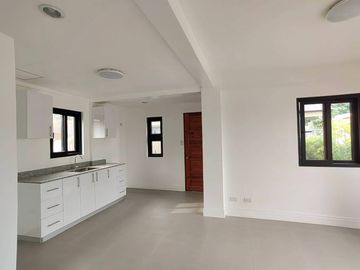 Condominium Title Single attached House and lot for Sale in Minglanilla Cebu