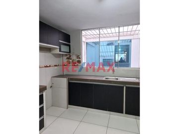 Se Vende Departamento Amplio En Los Olivos