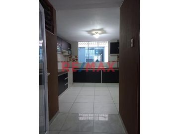 Se Vende Departamento Amplio En Los Olivos