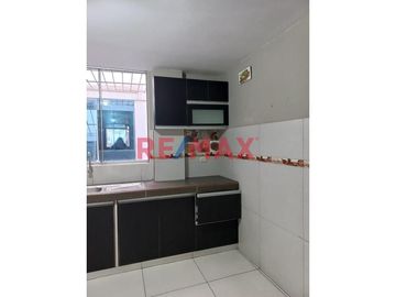 Se Vende Departamento Amplio En Los Olivos