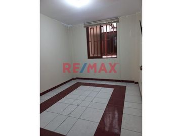 Se Vende Departamento Amplio En Los Olivos