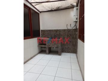 Se Vende Departamento Amplio En Los Olivos