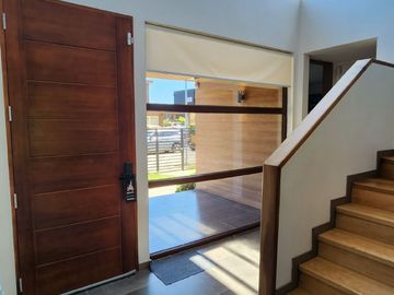 VENTA CASA MEDITERRANEA COMO NUEVA