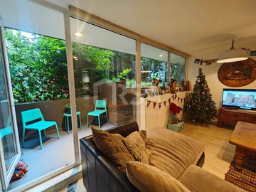DEPARTAMENTO 2 DORMITORIOS/2 BAÑOS CON ESTACIONAMIENTO, BARRIO ITALIA, PROVIDENCIA