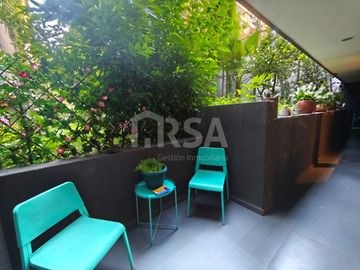 DEPARTAMENTO 2 DORMITORIOS/2 BAÑOS CON ESTACIONAMIENTO, BARRIO ITALIA, PROVIDENCIA