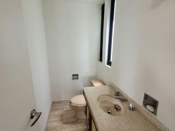 Casa en Venta, Ciudad Satélite, Novelistas, Naucalpan de Juárez, Vigilancia