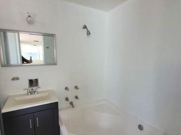 Casa en Venta, Ciudad Satélite, Novelistas, Naucalpan de Juárez, Vigilancia