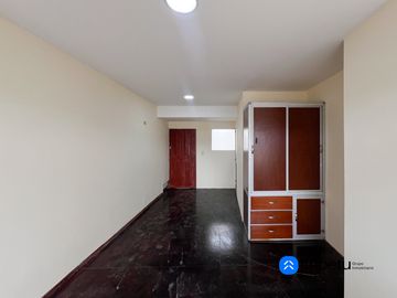 Se vende casa independiente de tres plantas