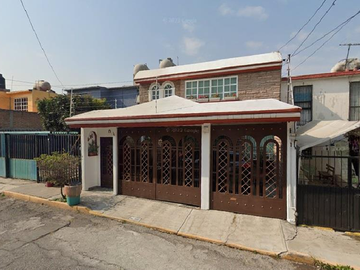 VENTA DE BONITA CASA EN COACALCO