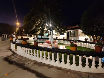 CASA  GRANDE EN VENTA - EN LA MITAD EL MUNDO QUITO