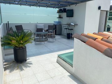 VENTA DE CASA NUEVA EN TOLUCA - CACALOMACAN, Ven a conocer tú casa con hermoso jardín, 5 lugares de estacionamiento, 4 recamaras y 3 baños completos
