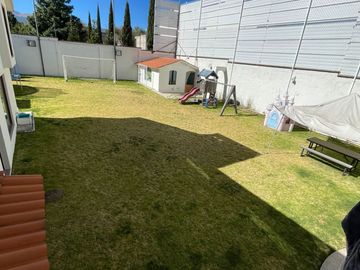 PRECIOSA CASA RESIDENCIAL EN VENTA, CON DEPARTAMENTO INDEPENDIENTE, EN LA ZONA EXCLUSIVA DE CACALOMACA