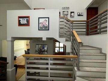 PRECIOSA CASA RESIDENCIAL EN VENTA, CON DEPARTAMENTO INDEPENDIENTE, EN LA ZONA EXCLUSIVA DE CACALOMACA