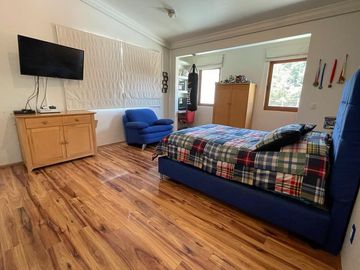 PRECIOSA CASA RESIDENCIAL EN VENTA, CON DEPARTAMENTO INDEPENDIENTE, EN LA ZONA EXCLUSIVA DE CACALOMACA