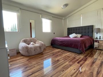 PRECIOSA CASA RESIDENCIAL EN VENTA, CON DEPARTAMENTO INDEPENDIENTE, EN LA ZONA EXCLUSIVA DE CACALOMACA