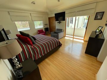 PRECIOSA CASA RESIDENCIAL EN VENTA, CON DEPARTAMENTO INDEPENDIENTE, EN LA ZONA EXCLUSIVA DE CACALOMACA