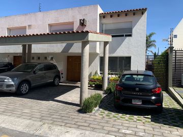 PRECIOSA CASA EN VENTA, MODELO ENCINO EN VALLE DE LAS FUENTES, CALIMAYA HERMOSA CASA EN PERFECTO ESTADO Y EXCELENTE MANTENIMIENTO