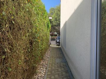 PRECIOSA CASA EN VENTA, MODELO ENCINO EN VALLE DE LAS FUENTES, CALIMAYA HERMOSA CASA EN PERFECTO ESTADO Y EXCELENTE MANTENIMIENTO