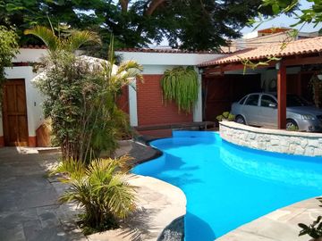 Venta casa La Molina 6 dormitorios Urb Sirius