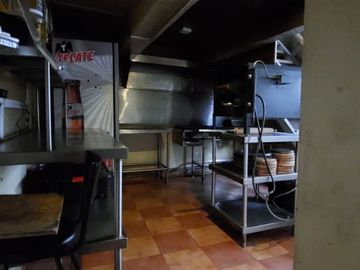 VENDO PROPIEDAD PARA NEGOCIO EXCELENTE UBICACION