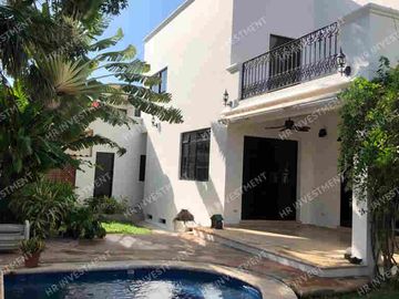 Venta de casa con 4 recamaras en Cancun