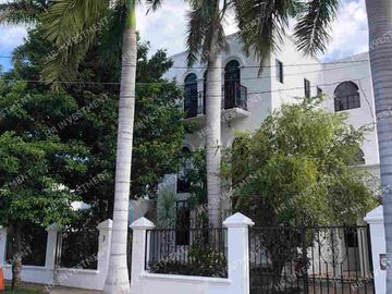 Venta de casa con 4 recamaras en Cancun