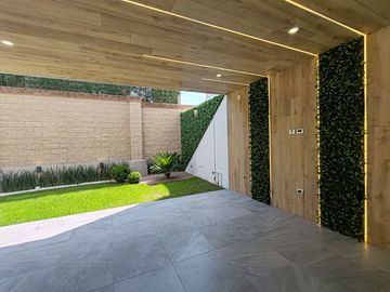 CASA EN VENTA CON 5 RECÁMARAS EN PARQUE POTOSÍ.