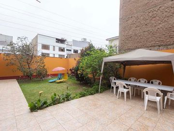VENDO CASA COMO TERRENO JIRON LAS UVAS SANTIAGO DE SURCO