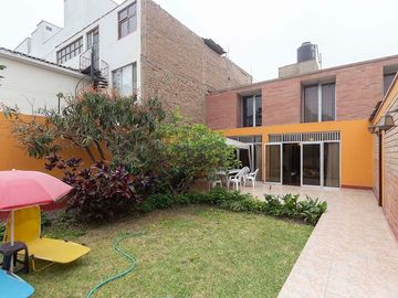 VENDO CASA COMO TERRENO JIRON LAS UVAS SANTIAGO DE SURCO