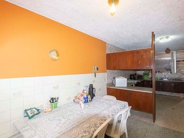 VENDO CASA COMO TERRENO JIRON LAS UVAS SANTIAGO DE SURCO