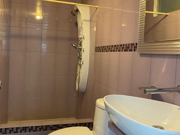 VENTA DE CASA 3 PISOS MAS TERRAZA A.C. 287M2 EN SAN JUAN DE MIRAFLORES