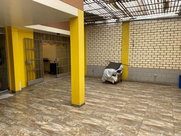 VENTA DE CASA 3 PISOS MAS TERRAZA A.C. 287M2 EN SAN JUAN DE MIRAFLORES