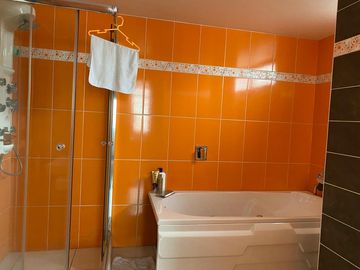VENTA DE CASA 3 PISOS MAS TERRAZA A.C. 287M2 EN SAN JUAN DE MIRAFLORES