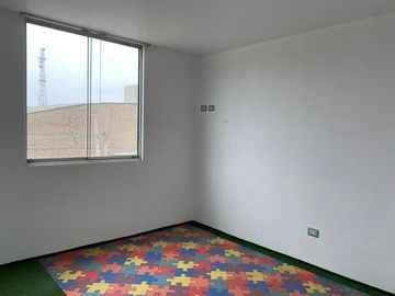 VENTA DE CASA 3 PISOS MAS TERRAZA A.C. 287M2 EN SAN JUAN DE MIRAFLORES