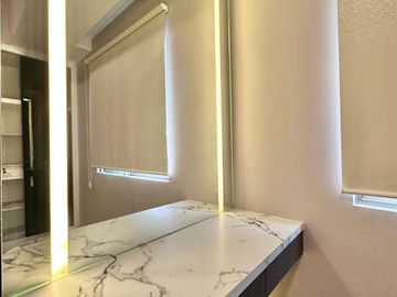 RENT APARTEMEN SURABAYA WATERPLACE RESIDENCE 2BR FURNISHED MEWAH POL