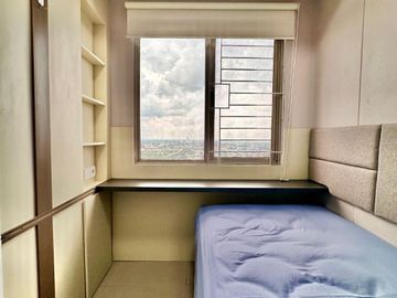 RENT APARTEMEN SURABAYA WATERPLACE RESIDENCE 2BR FURNISHED MEWAH POL