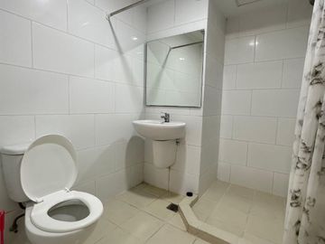 RENT APARTEMEN SURABAYA WATERPLACE RESIDENCE 2BR FURNISHED MEWAH POL