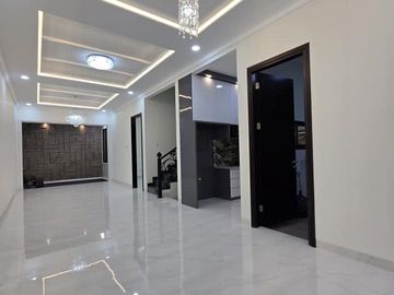 Rumah baru design classic di pondok bambu Jakarta Timur