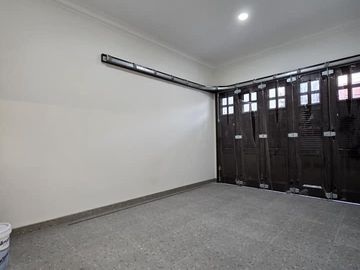 Rumah baru design classic di pondok bambu Jakarta Timur