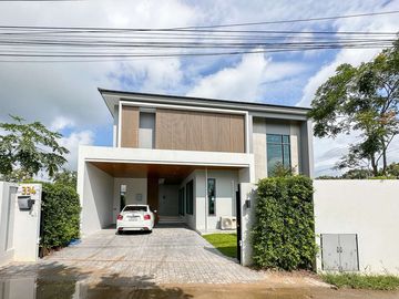 Newly built 2-storey house, 4 bedrooms, modern style, Nong Kwai Subdistrict, Hang Dong District, Chiang Mai Province, near the Royal Flora,