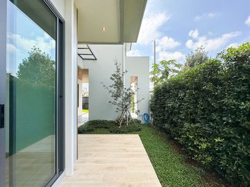 Newly built 2-storey house, 4 bedrooms, modern style, Nong Kwai Subdistrict, Hang Dong District, Chiang Mai Province, near the Royal Flora,