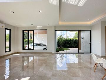 Newly built 2-storey house, 4 bedrooms, modern style, Nong Kwai Subdistrict, Hang Dong District, Chiang Mai Province, near the Royal Flora,