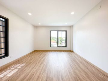 Newly built 2-storey house, 4 bedrooms, modern style, Nong Kwai Subdistrict, Hang Dong District, Chiang Mai Province, near the Royal Flora,