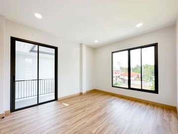 Newly built 2-storey house, 4 bedrooms, modern style, Nong Kwai Subdistrict, Hang Dong District, Chiang Mai Province, near the Royal Flora,